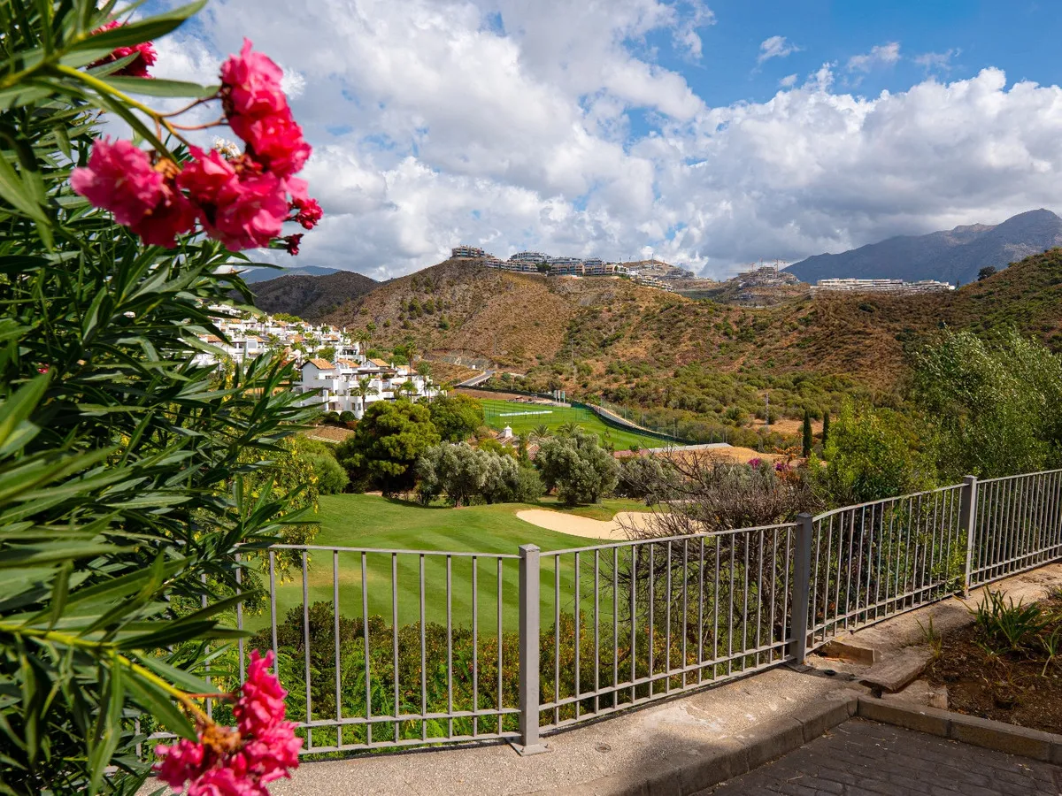 aab1d3df-c26a-4d5e-98cb-512d3662e98e