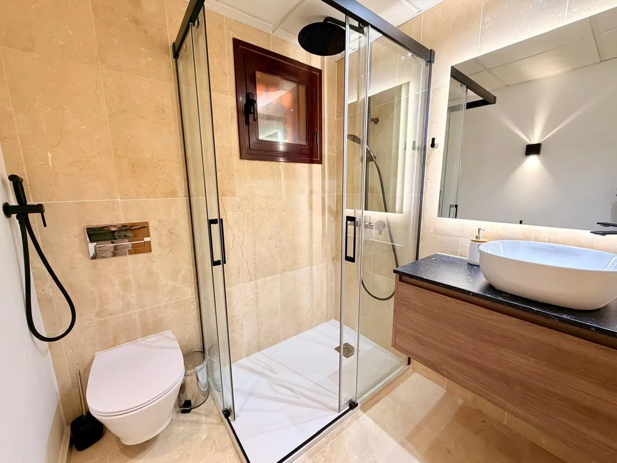 03e0173f-e496-45af-80e9-b2b9ba711592