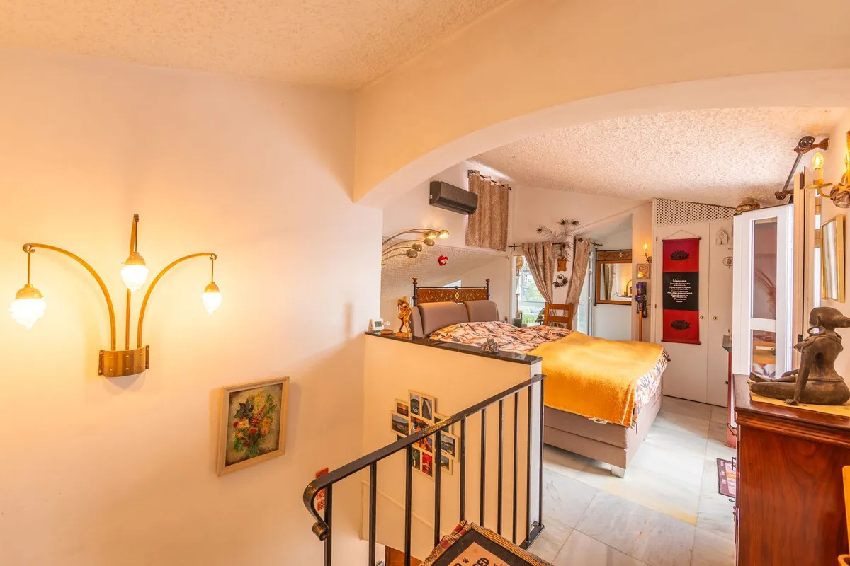 67c2885c-a500-4018-a742-e76f807e952e