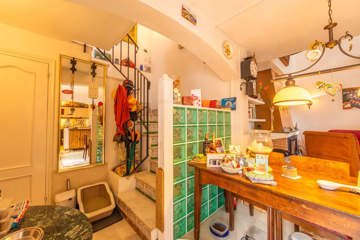 6cf566a2-c21c-4e96-97af-f01efab75709