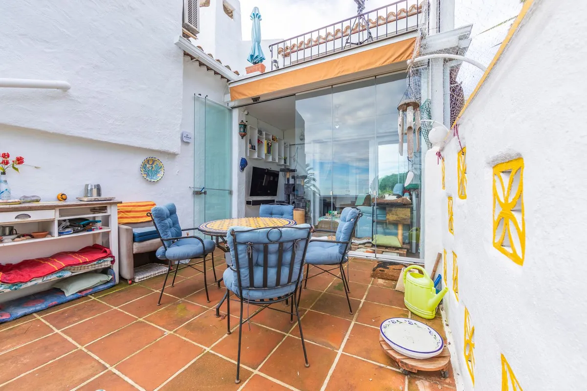 abd18aaa-c46f-438c-b773-43ea32a84d9e