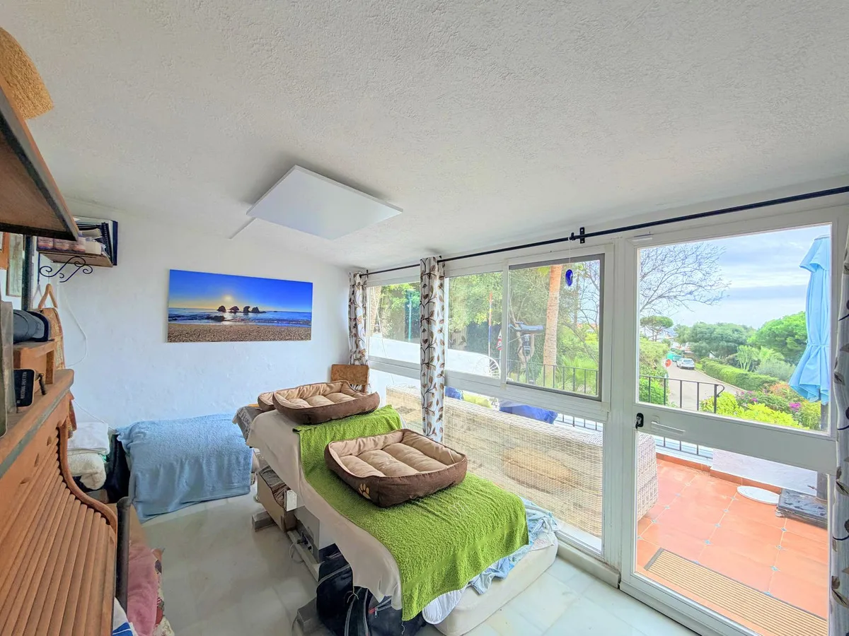 d2405b20-b871-4268-a9a4-17a77a370365