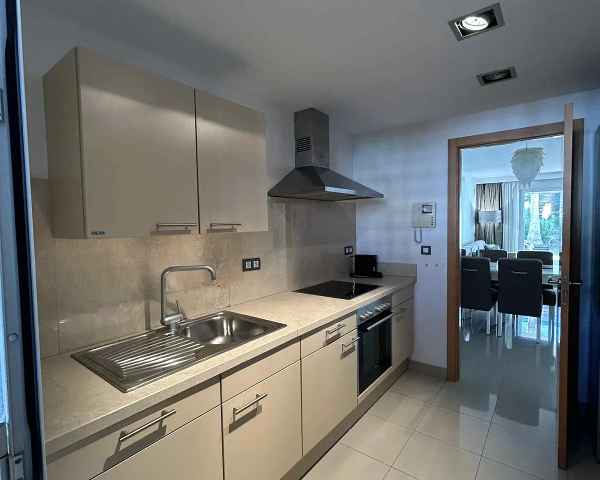 5160c920-2841-4431-ae32-677b3b9f9596