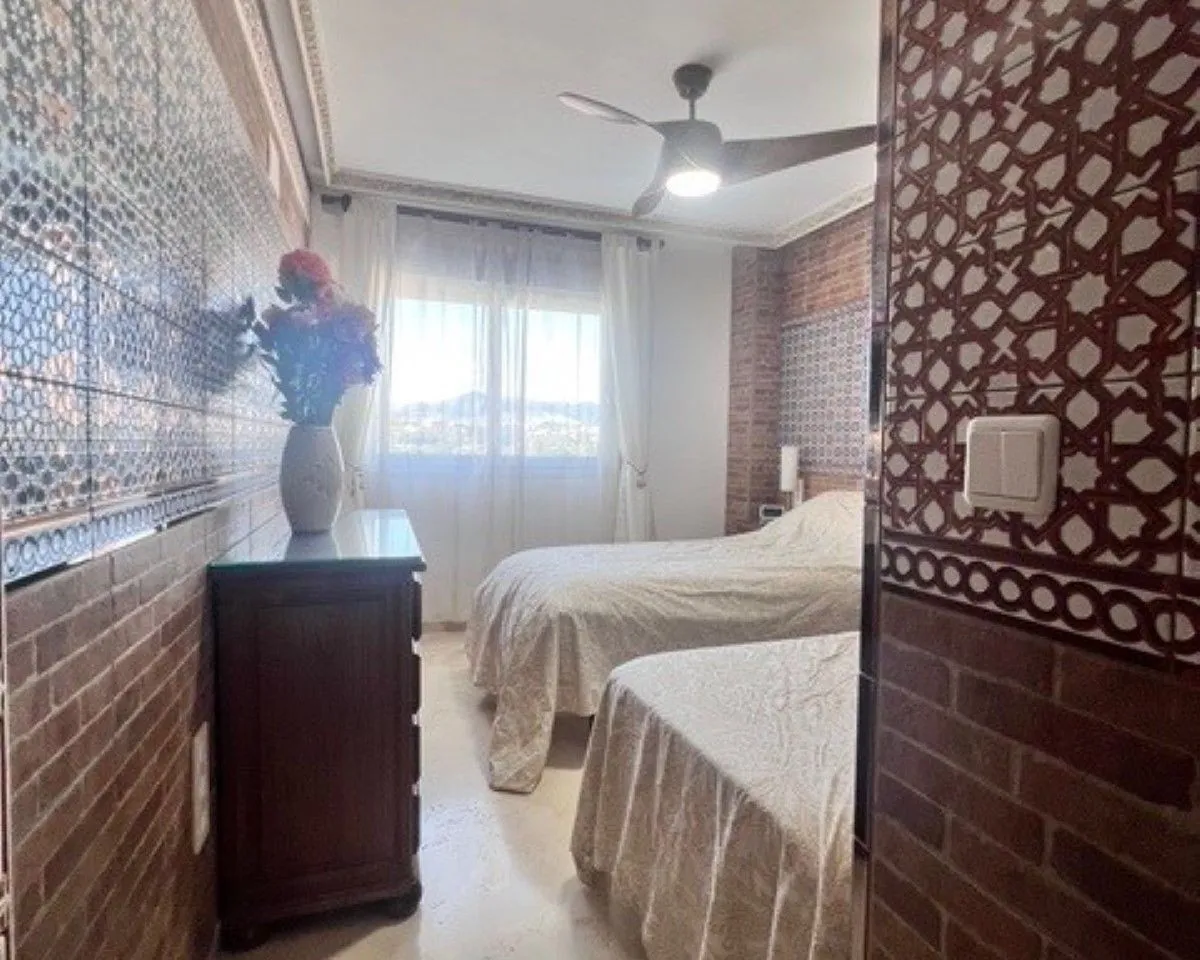 a41fe177-ba58-49ba-b8dd-0873fcce5082