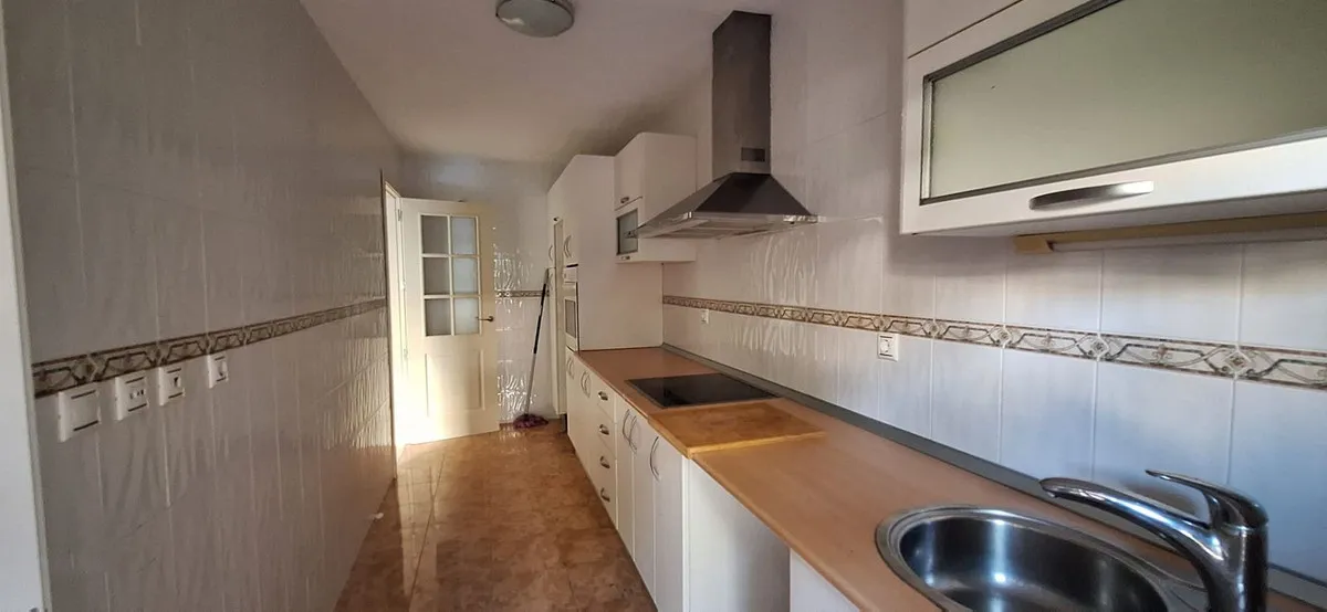 e9b141cd-32ea-40a4-86cd-77d7673a630d