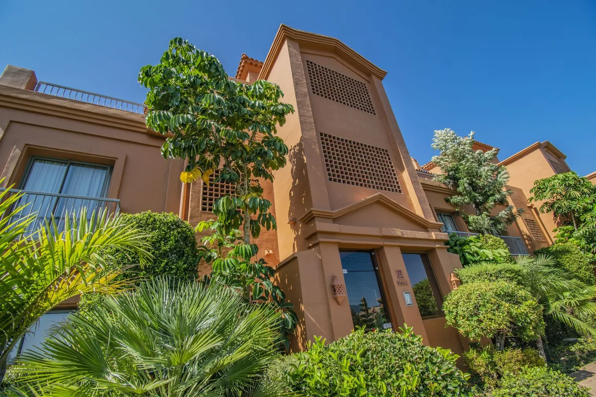 40fd1b17-89f3-4ee5-8a49-b511dff8d4b6