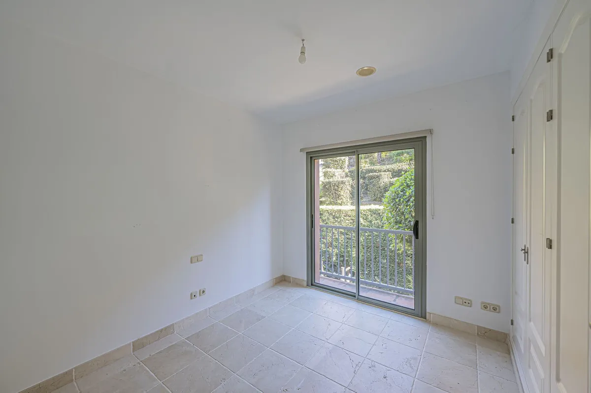 44b01fbe-ccac-417f-b8d6-1b1f5a06cbe9