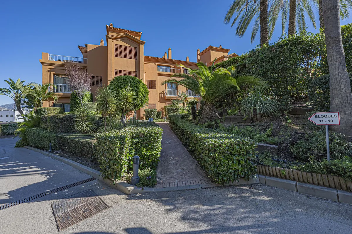 7b413f9b-286c-4694-af0c-2aeefc19b631