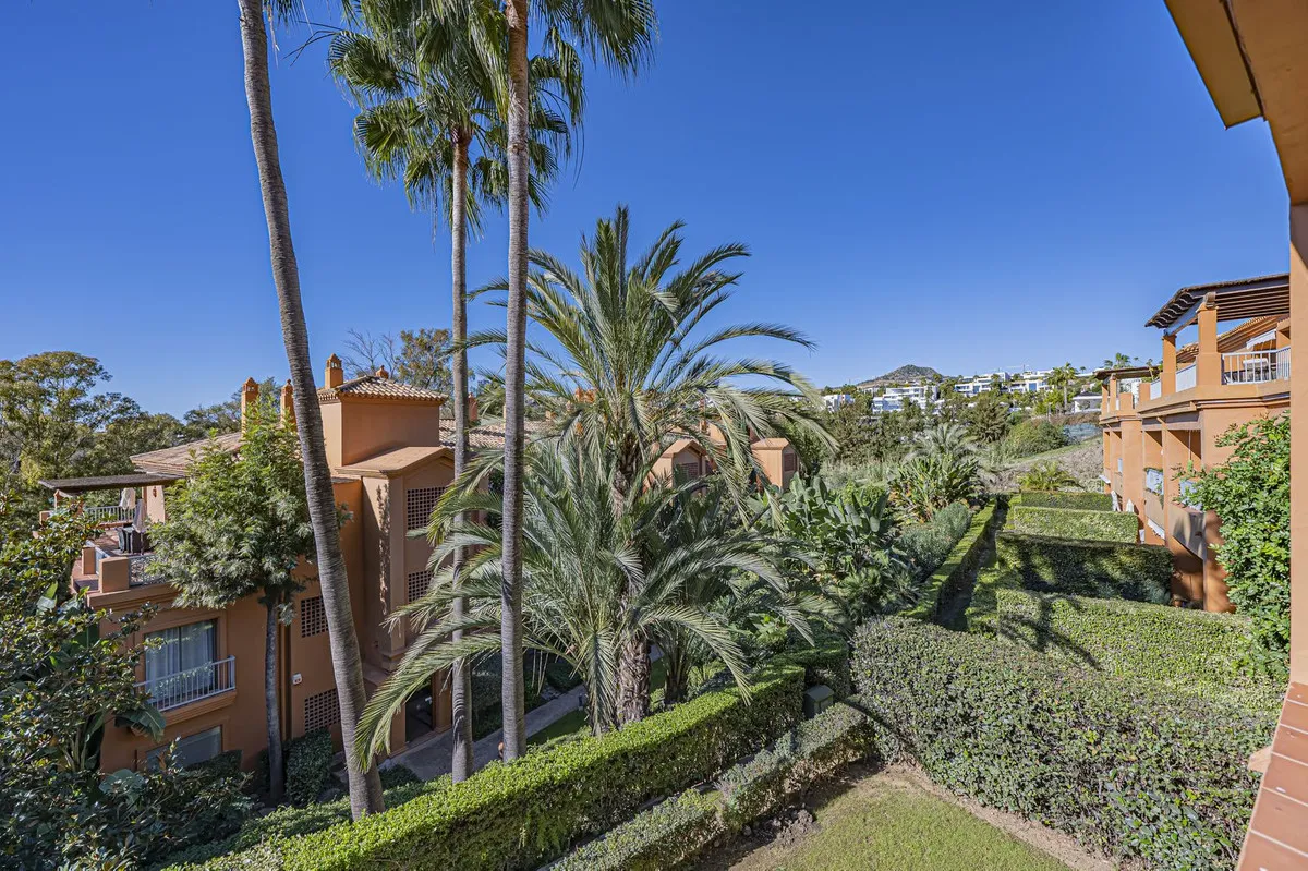 bd4287c6-7521-49af-b0cb-d0ba951d727c