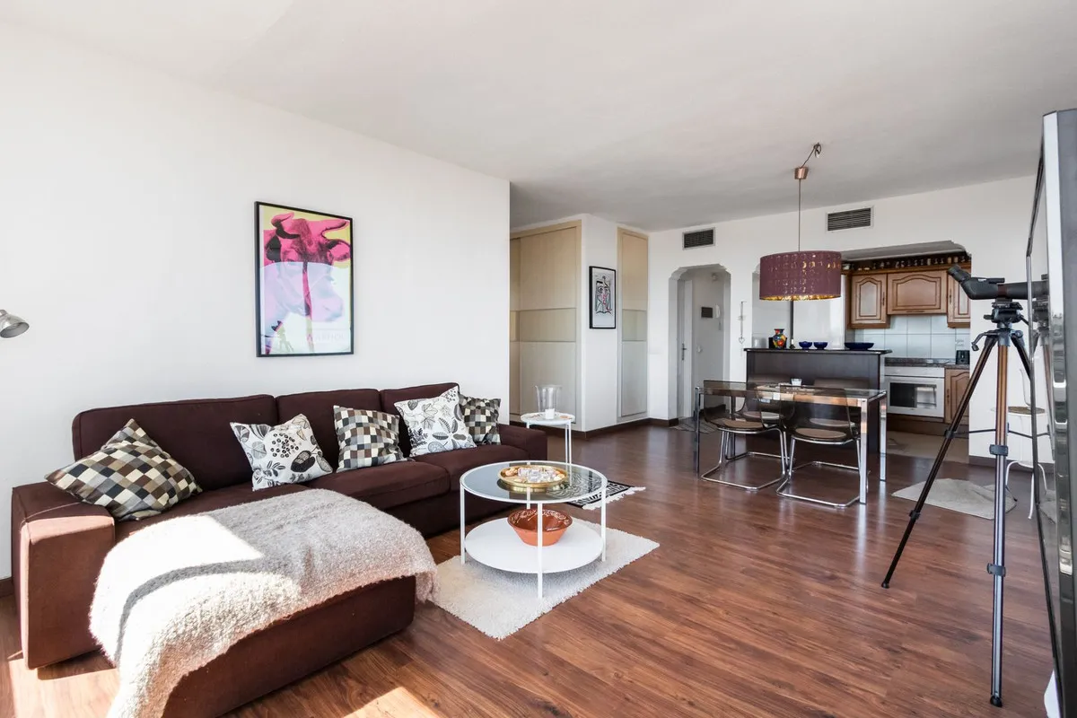 1f23b725-ddb9-4e94-9cf8-86ab4c493d14