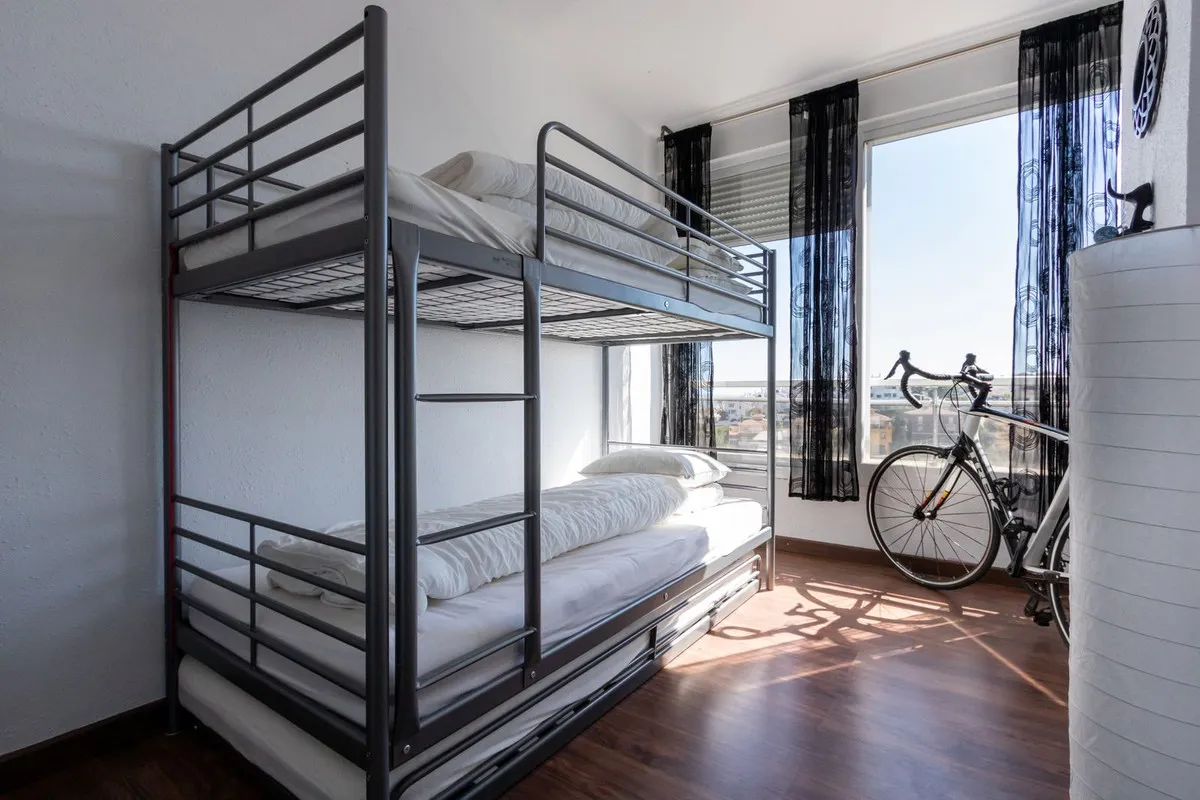 8b8cbcda-5710-49f8-b63e-29f23344856e