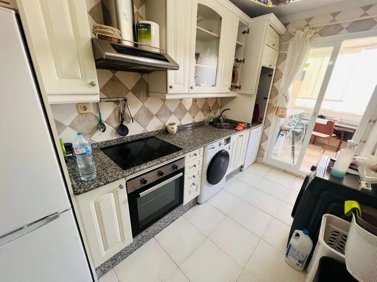 73f0844a-d850-48a8-bf52-179ad345e324