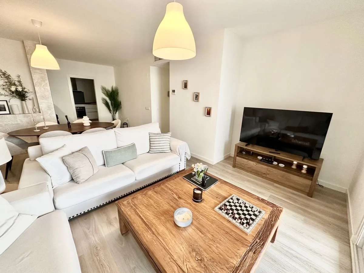 e1e8e100-f796-421b-b387-7e4bae1a307a