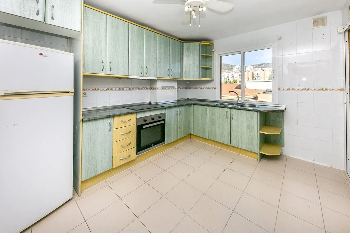 e1e5bce5-cbf8-4f1c-9ecb-c8ad60f98977