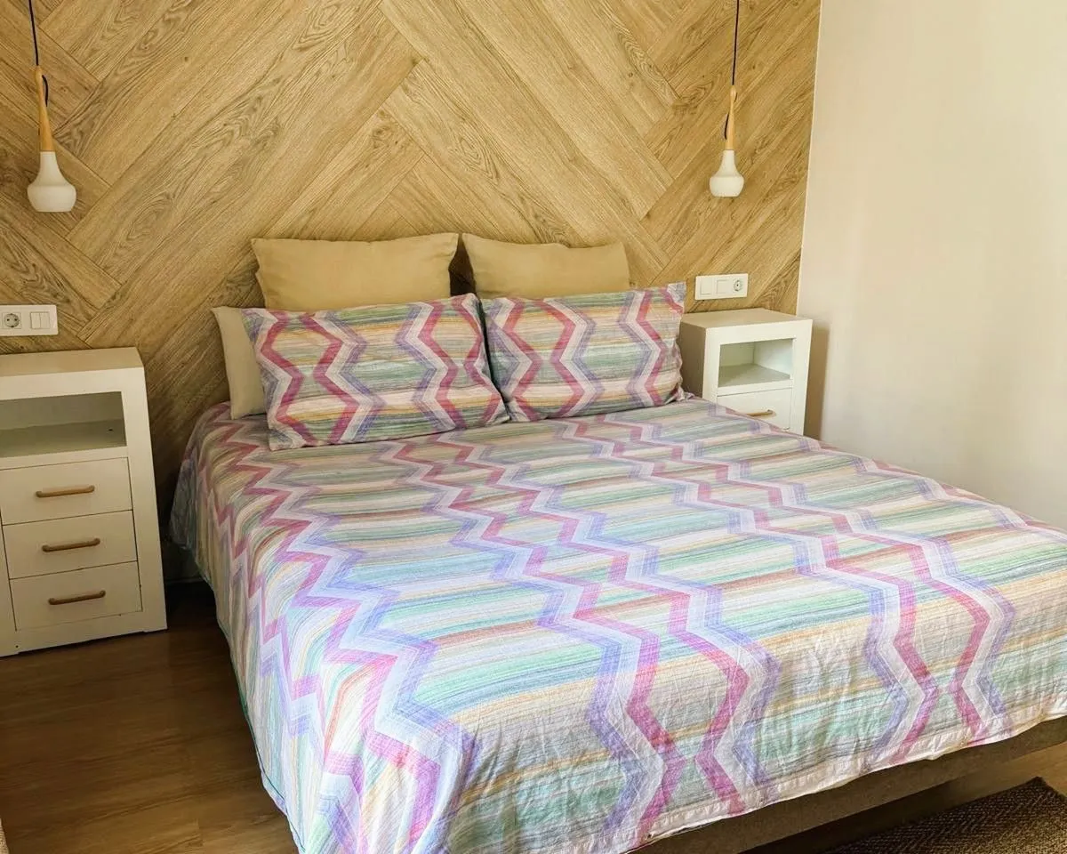 f77961e8-bbff-4599-af3d-c37d47297511