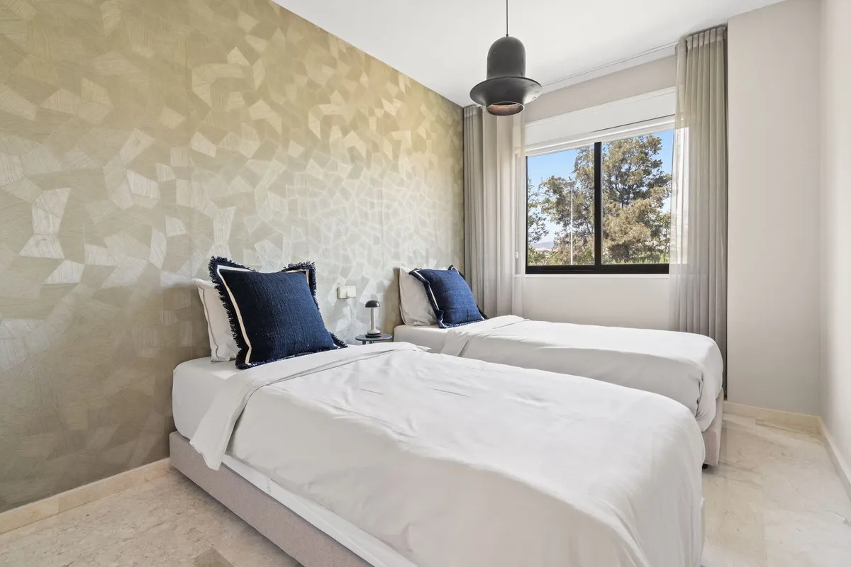 9c4f45ca-673f-4f49-a4d3-827b28b4b231