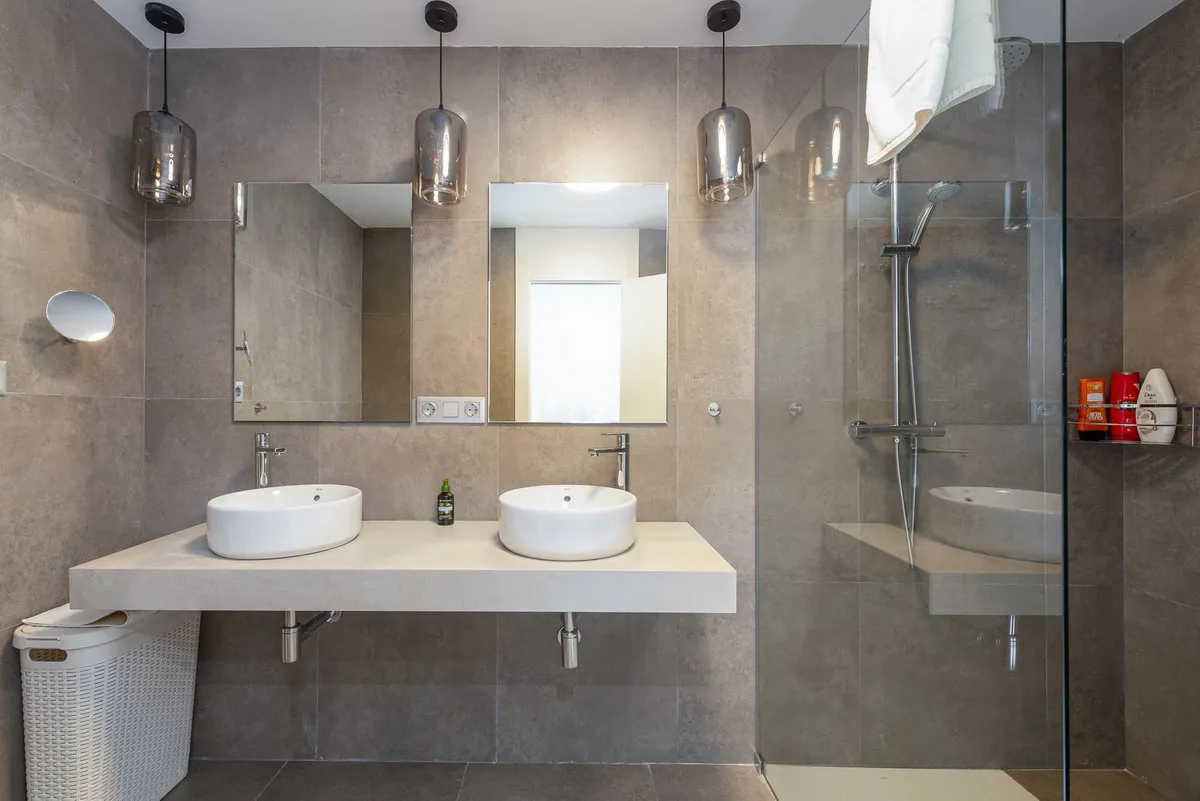 184ab3eb-92ea-46ba-96d6-b59d0f3a30ce