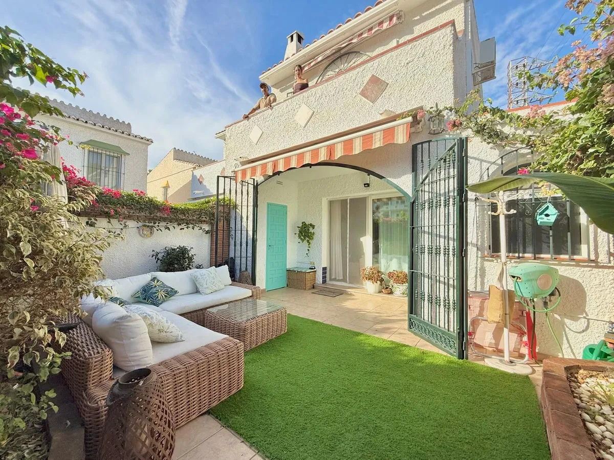 dc8e55f8-c26a-4f32-8c53-b46a72afd037