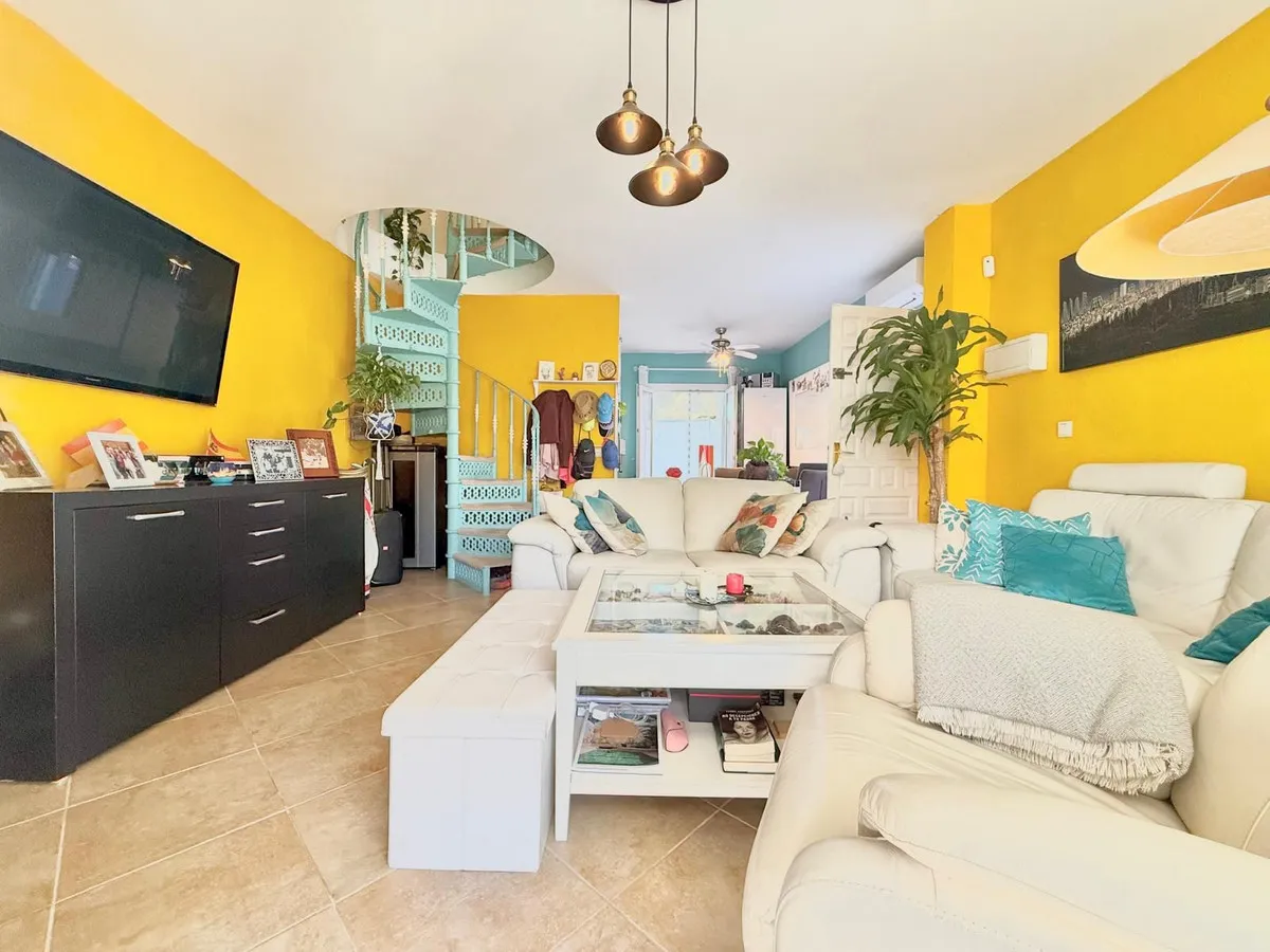 e704dab2-65cb-4bc8-8f0f-88306ecc79b1