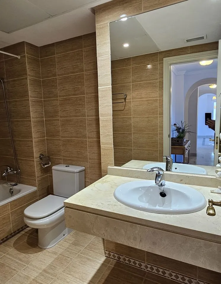 cc0269b8-d641-423a-b089-c812b23e6a53