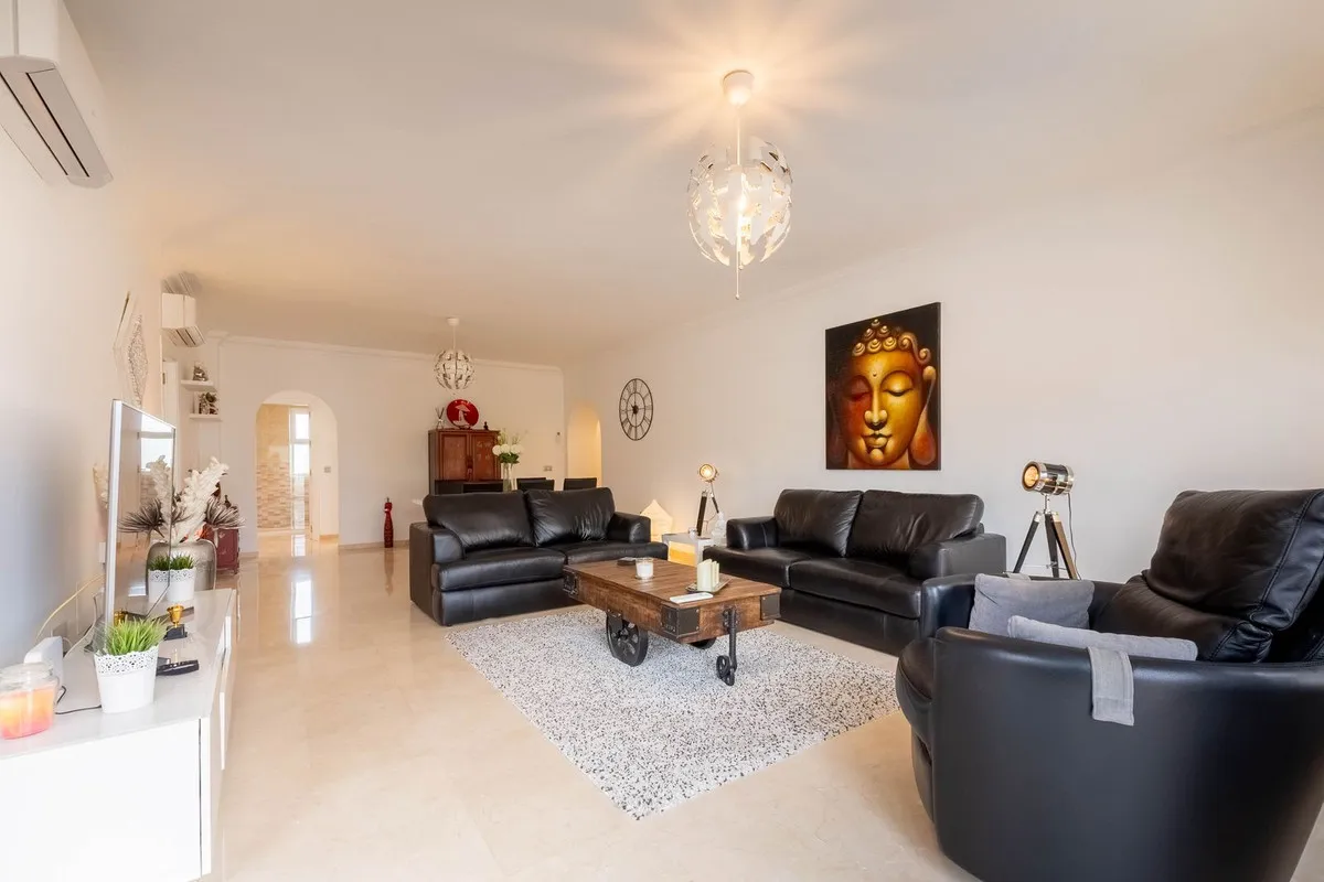 16b1ae56-eb04-4a6f-8b15-afa10d342b26