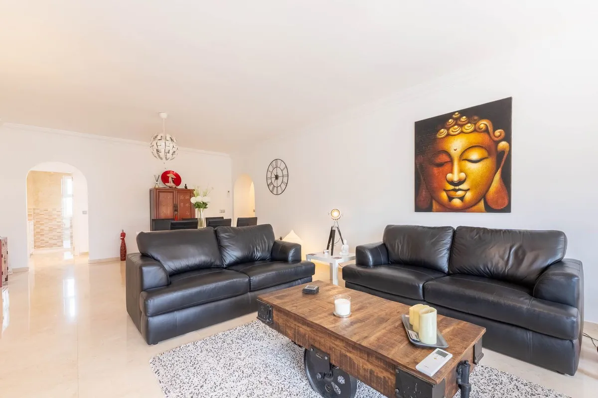 53042712-6616-4fba-87a3-a67b1c33f454