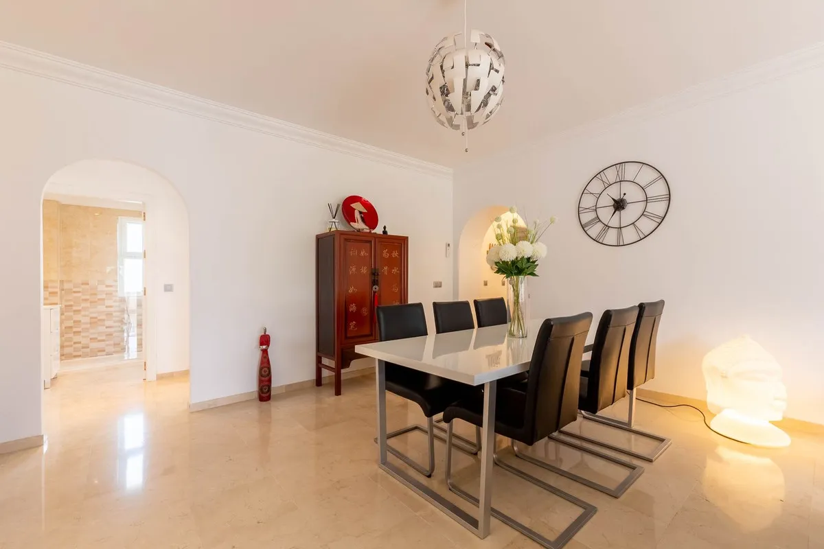 c0e100a8-ed76-49f1-b211-160c351cbf5e