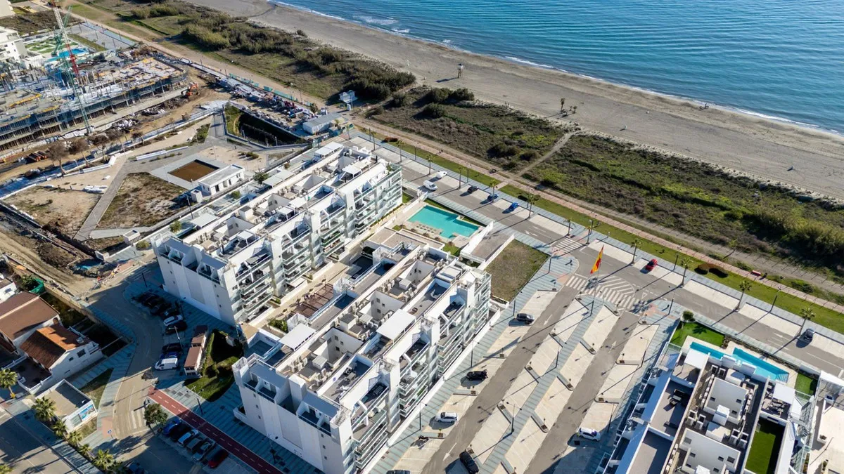 Seaside Elegance: Modern Torrox Costa Apartment