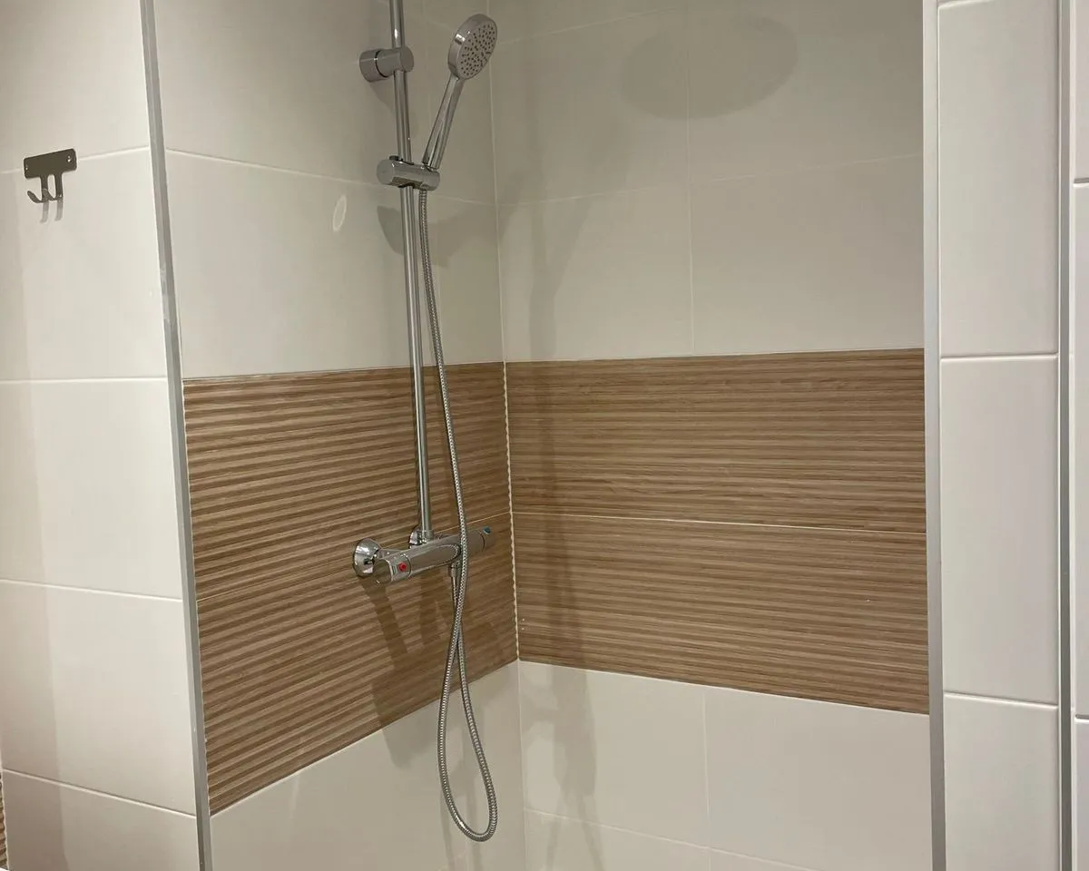 b06bc738-86c6-494e-8146-e4e5fef5be7e