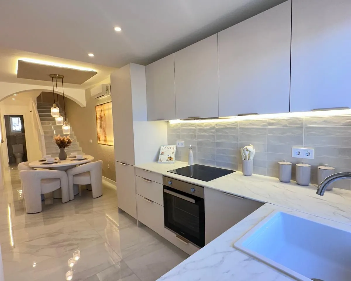 3fcf3278-77b2-4989-a1f9-0b71acfadd0f