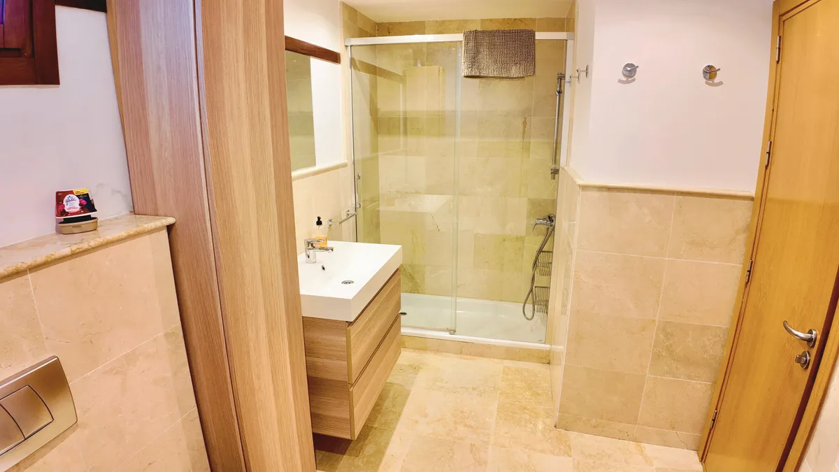 c0c1dbee-6402-40a7-95f2-6c6f8a6f6959