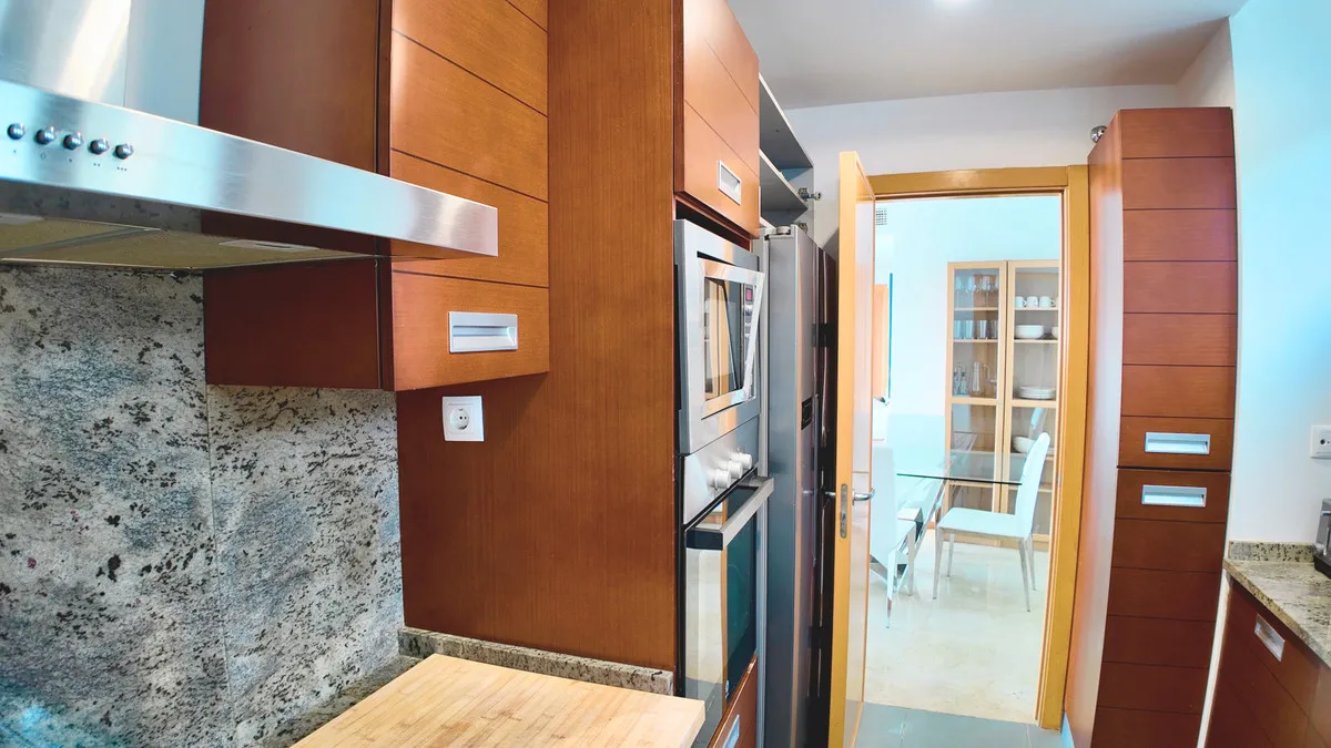 c9562951-ca92-48a3-848b-a307968da682