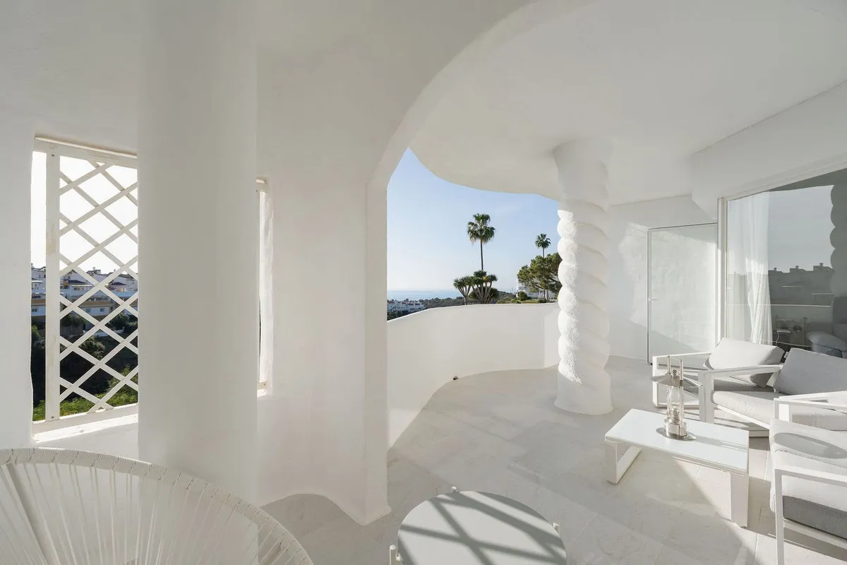 0b83b640-7dd0-48db-ba61-14419fb6bf34