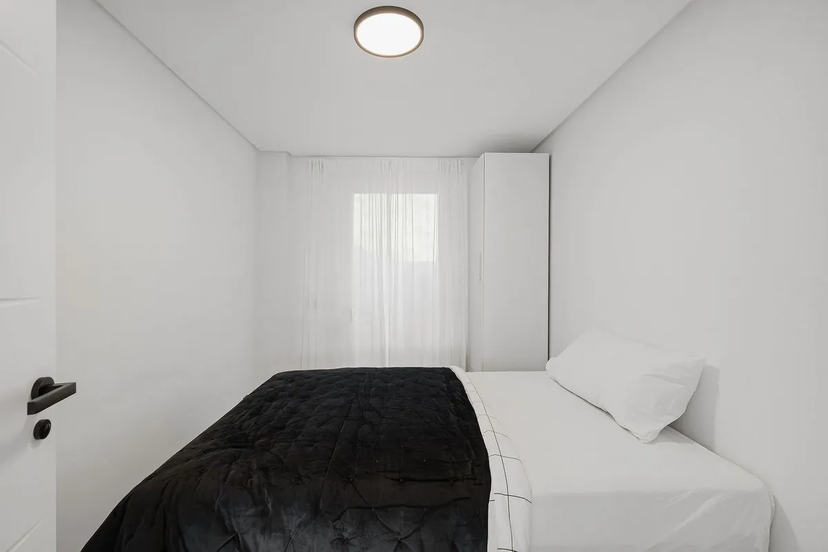 385b12a9-6a1d-485d-9dd8-ab7d567078e3