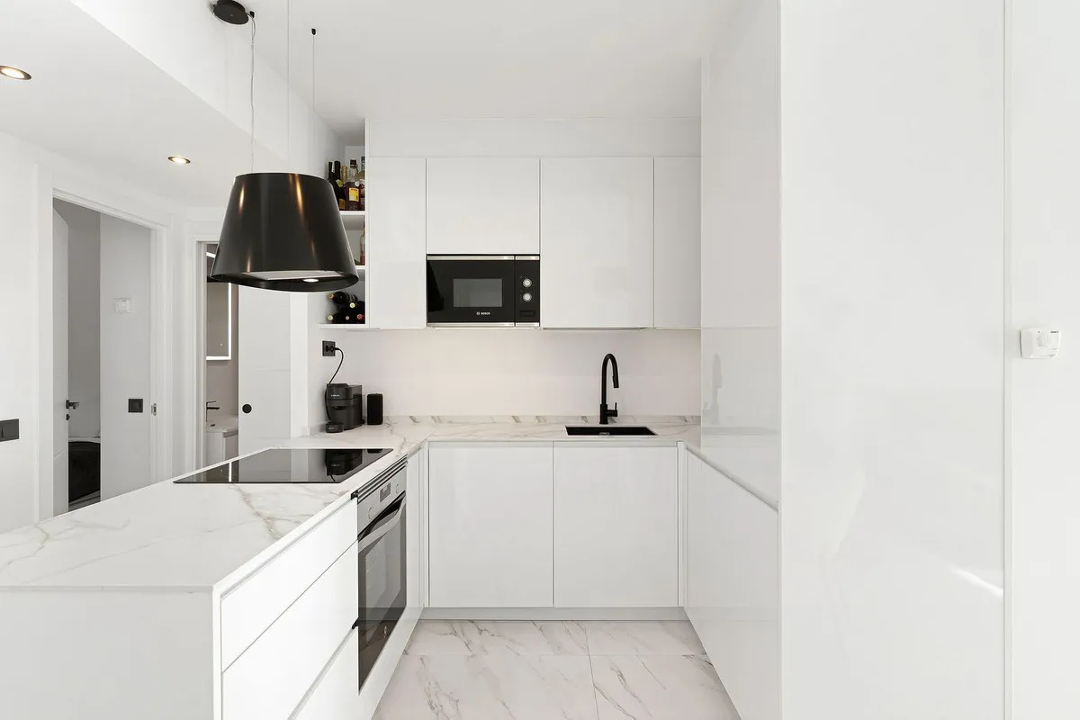 89551472-0664-4d6d-890d-7968429885fc