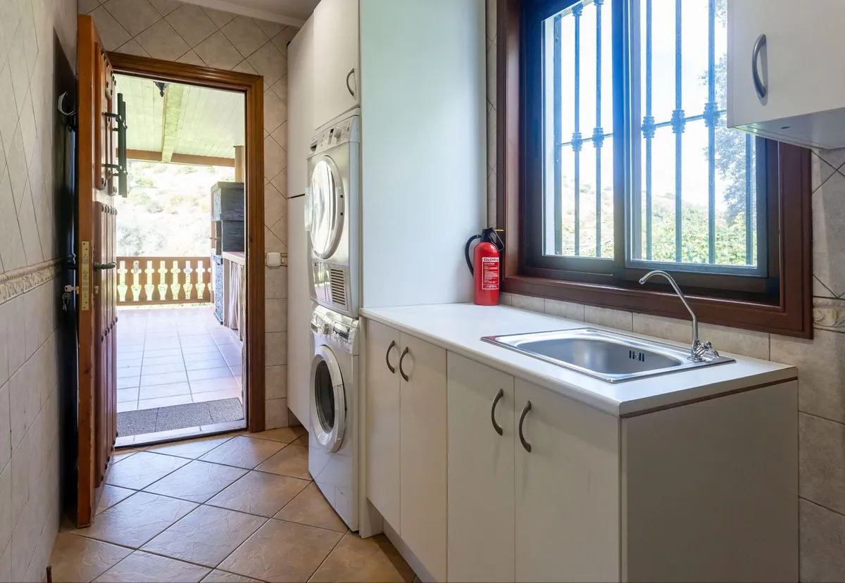 0f020966-cbbc-4196-a820-fc333c961911