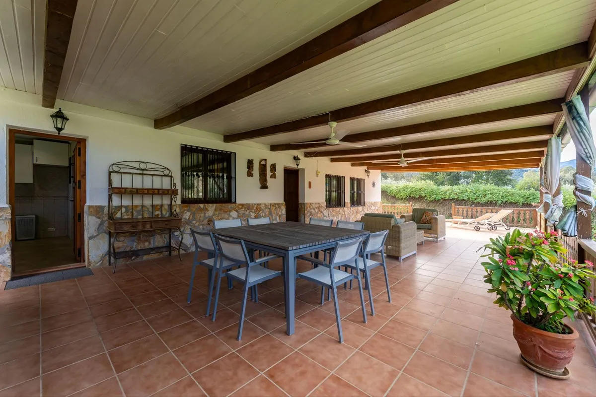 5f33da89-e217-4a5a-aae0-3f1d18a41d48