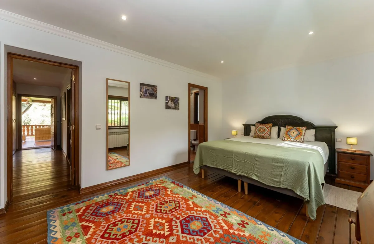 f2549a4e-a187-4399-9676-0d85cffb10d2