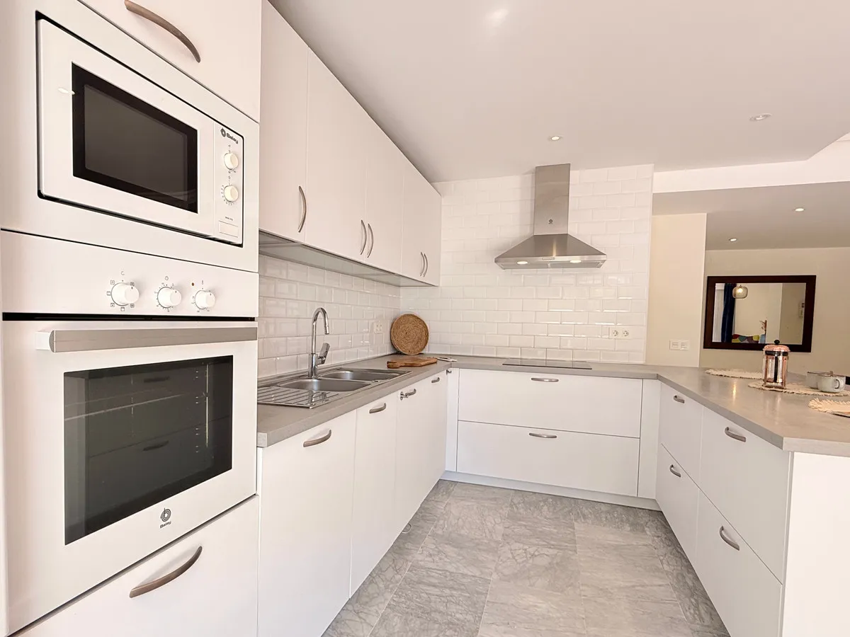 f5a647b5-f8ed-43a2-86fc-2c30cbea4884