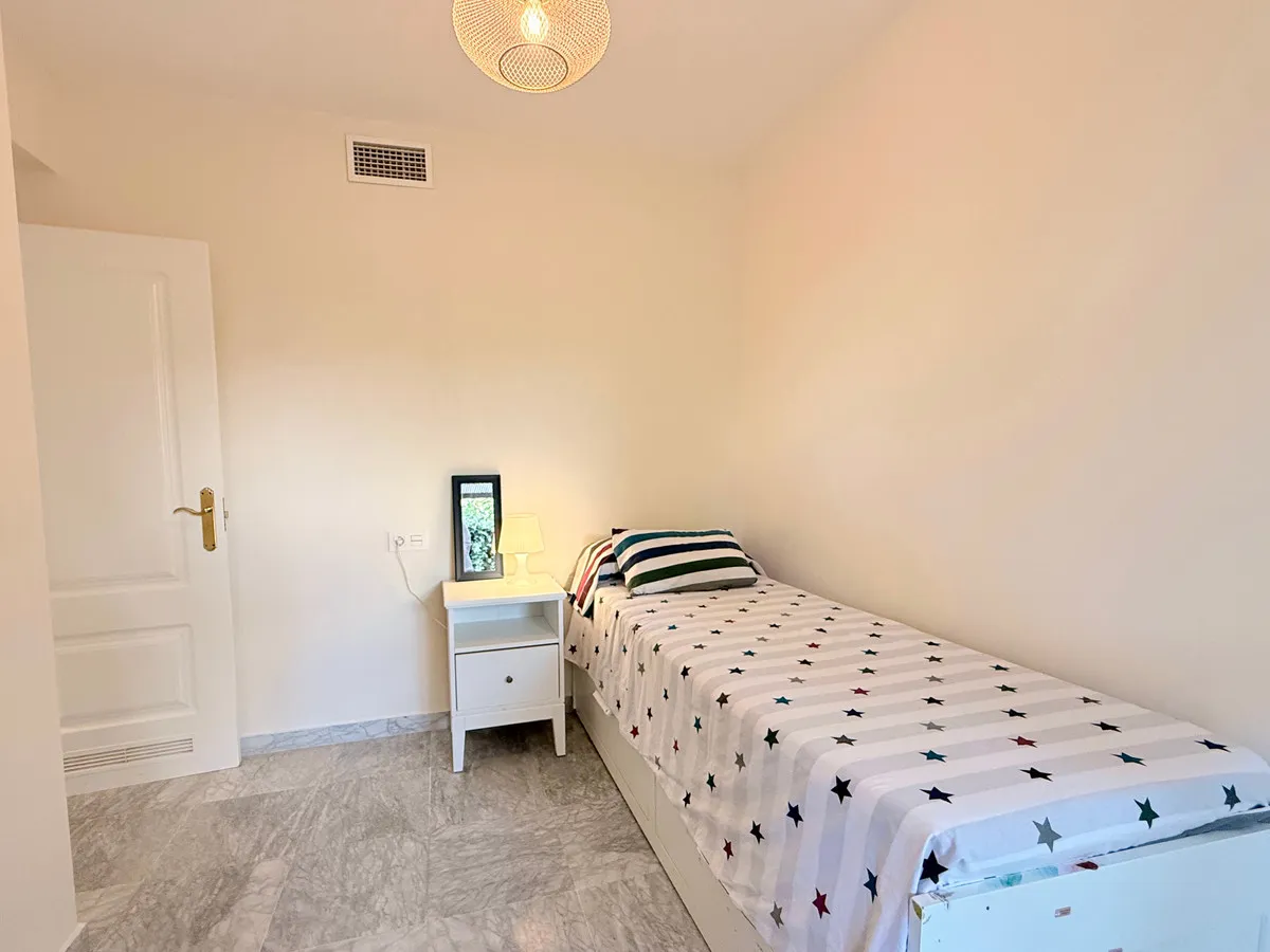 ff7b773b-297f-49ff-b3ba-f872c732f5c1