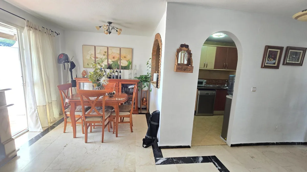 03670e8e-d781-493b-8ef3-188fd8f427fd