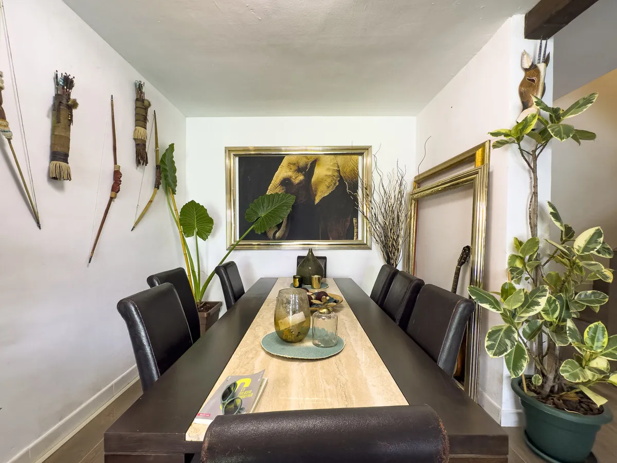 08b0e891-a10d-4b58-8d8d-3d82d2eb6c59