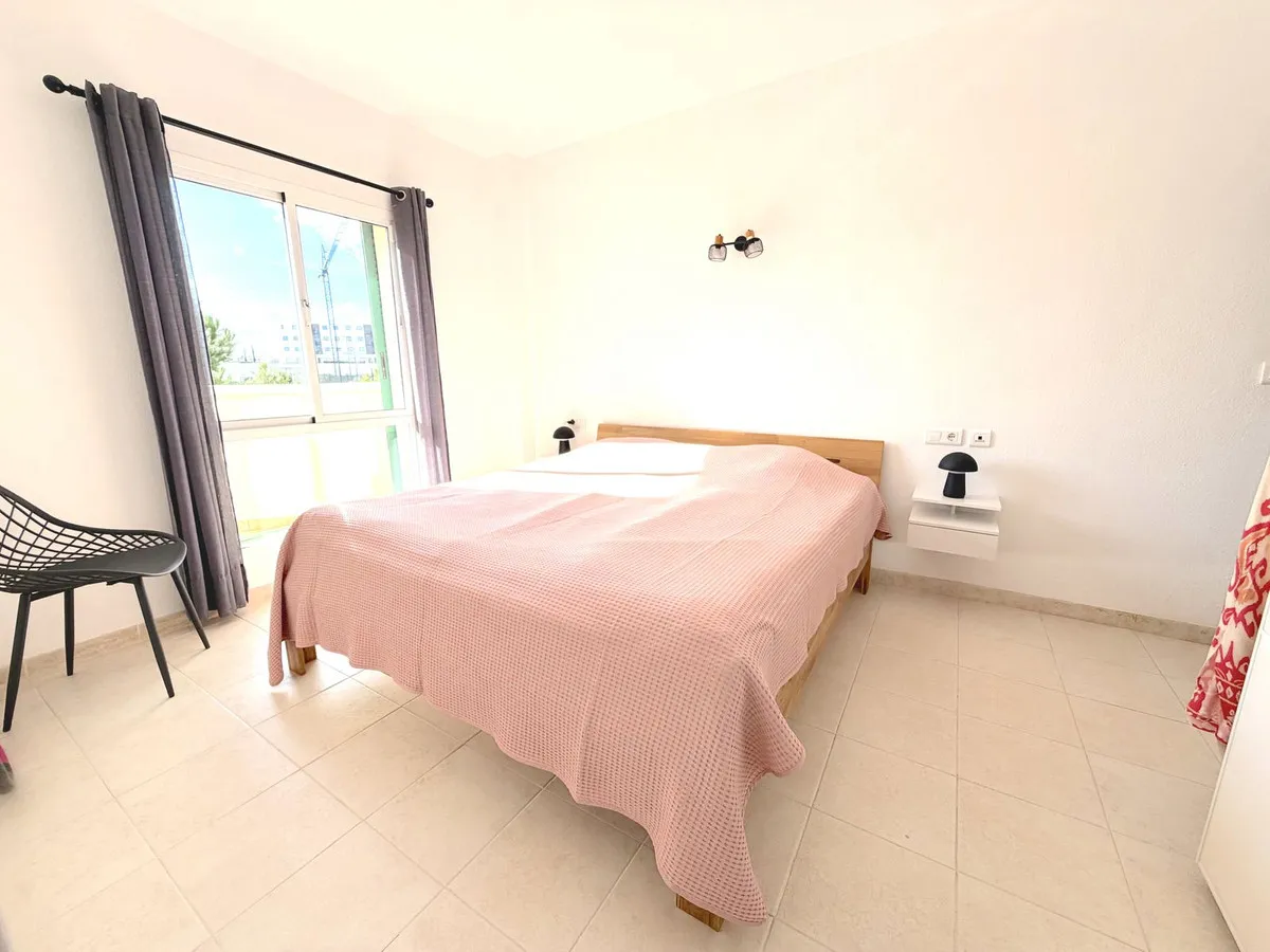 a402cc58-ca43-49f3-9f97-8054f7647317