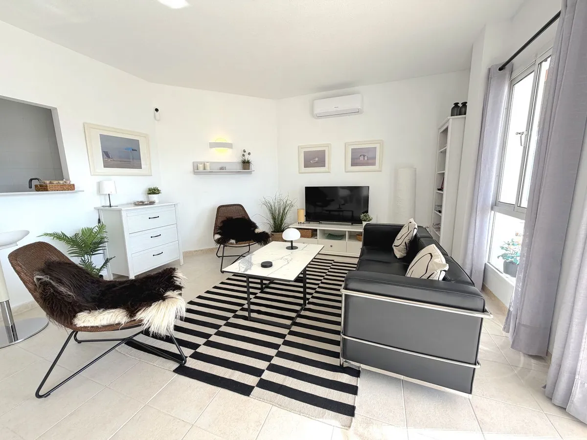 c498cb95-c8e4-4c01-b02b-3c0fafcfe785