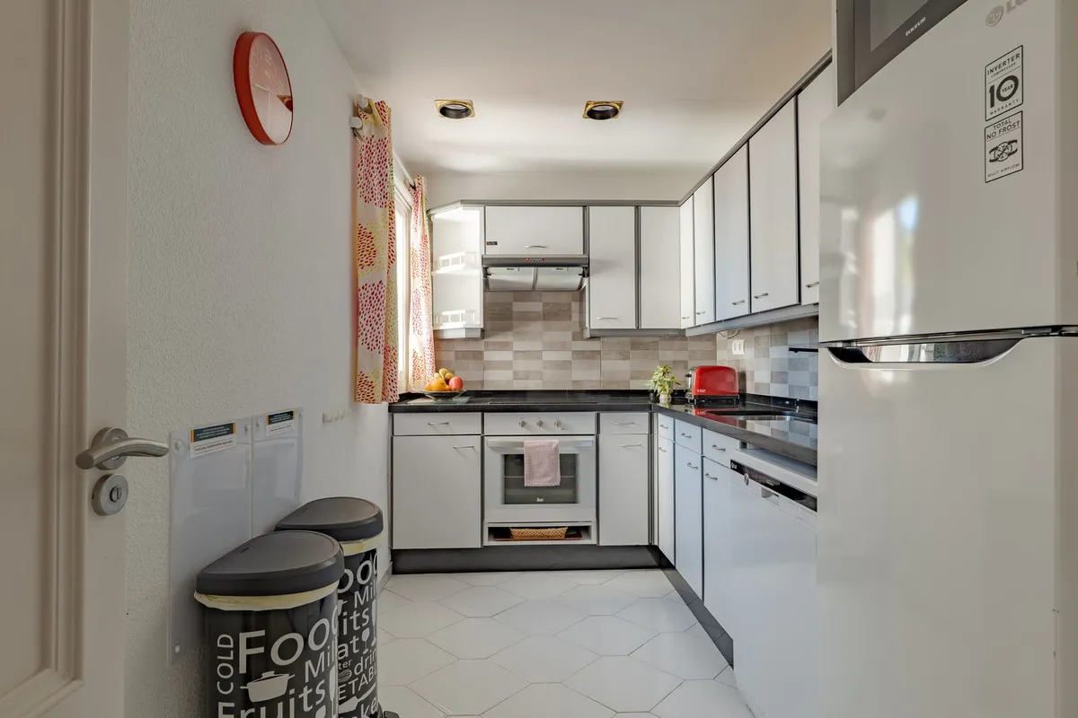 47b7a681-38bf-4573-8651-ca801c4e4a7c