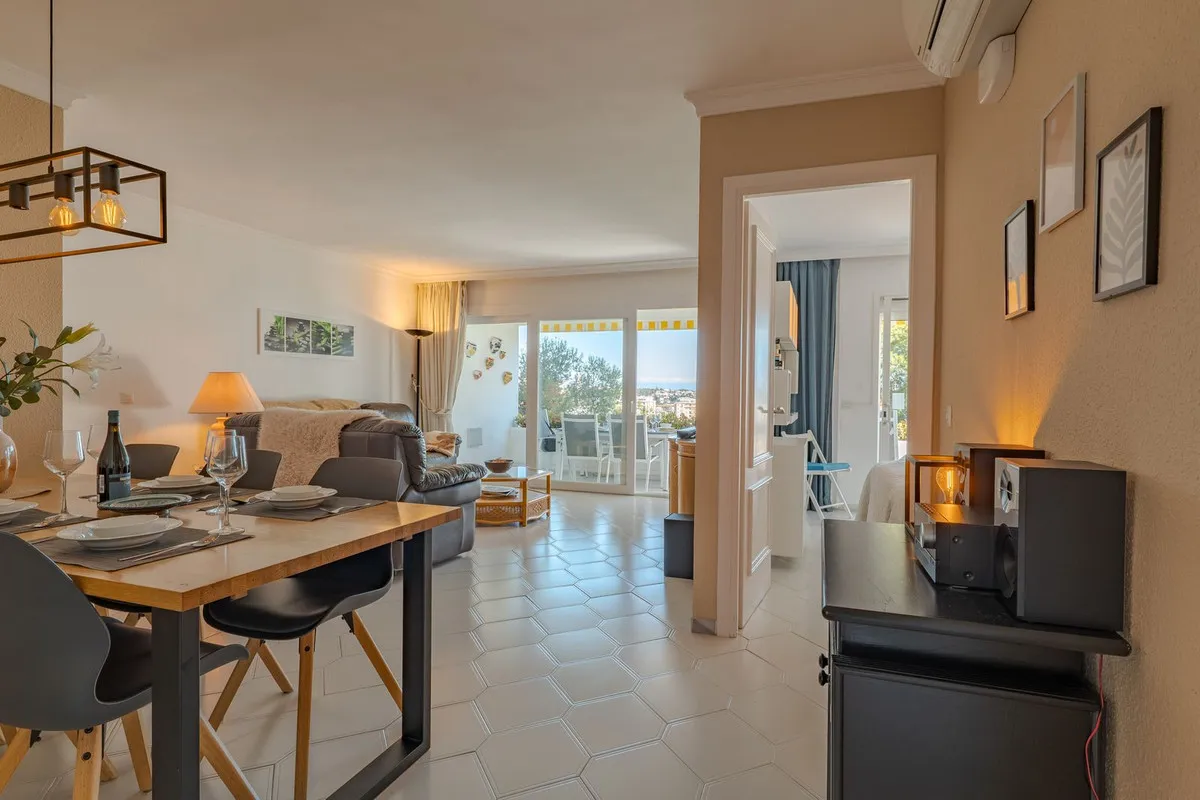 b5e33ac1-6d7c-416c-aa91-bc5bf9373c58