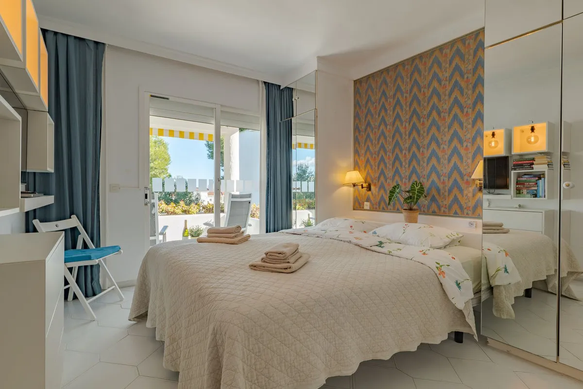 c38a42d1-bf15-4c18-af75-ace37f1be34b