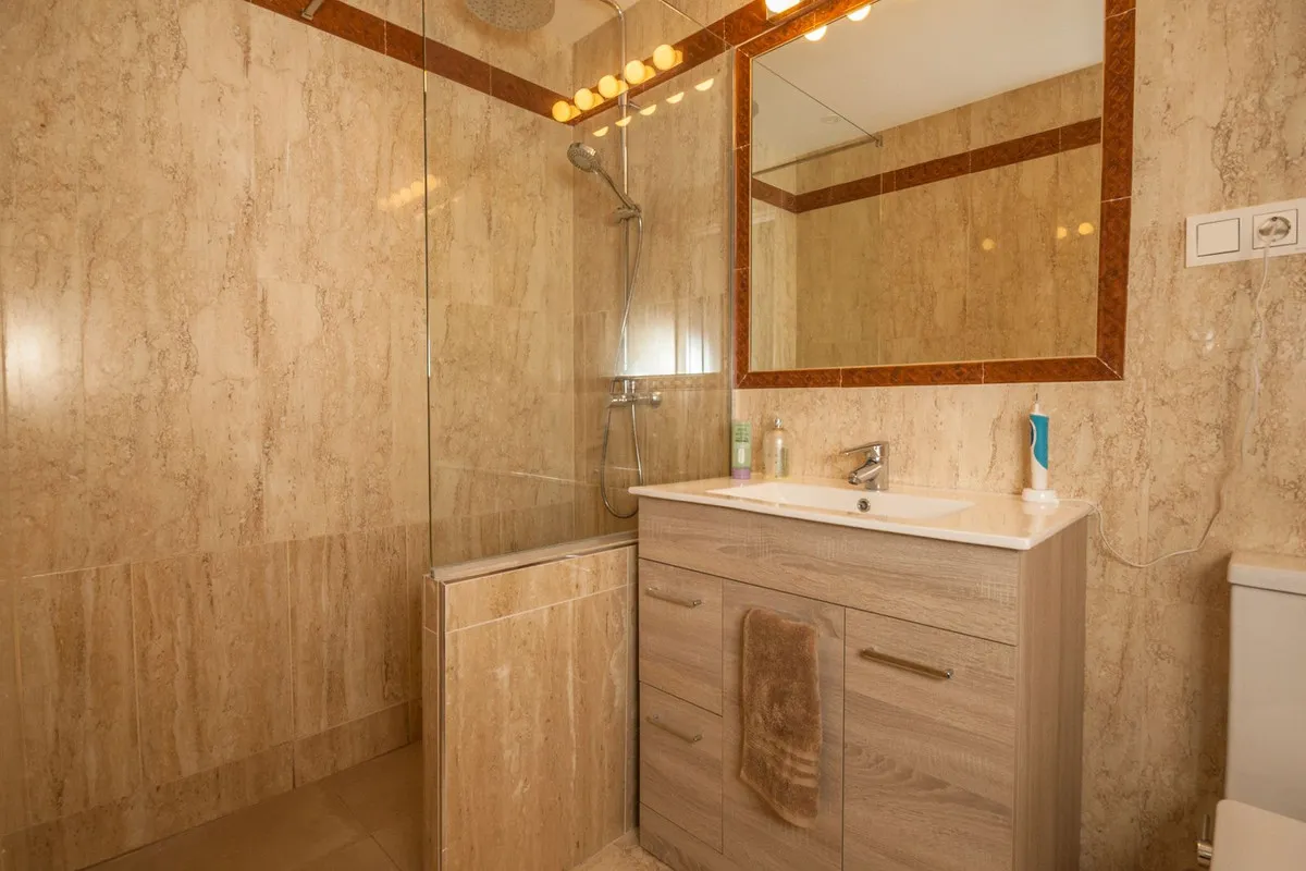 c61e0a8d-1a61-41bb-973d-14b155c6b247