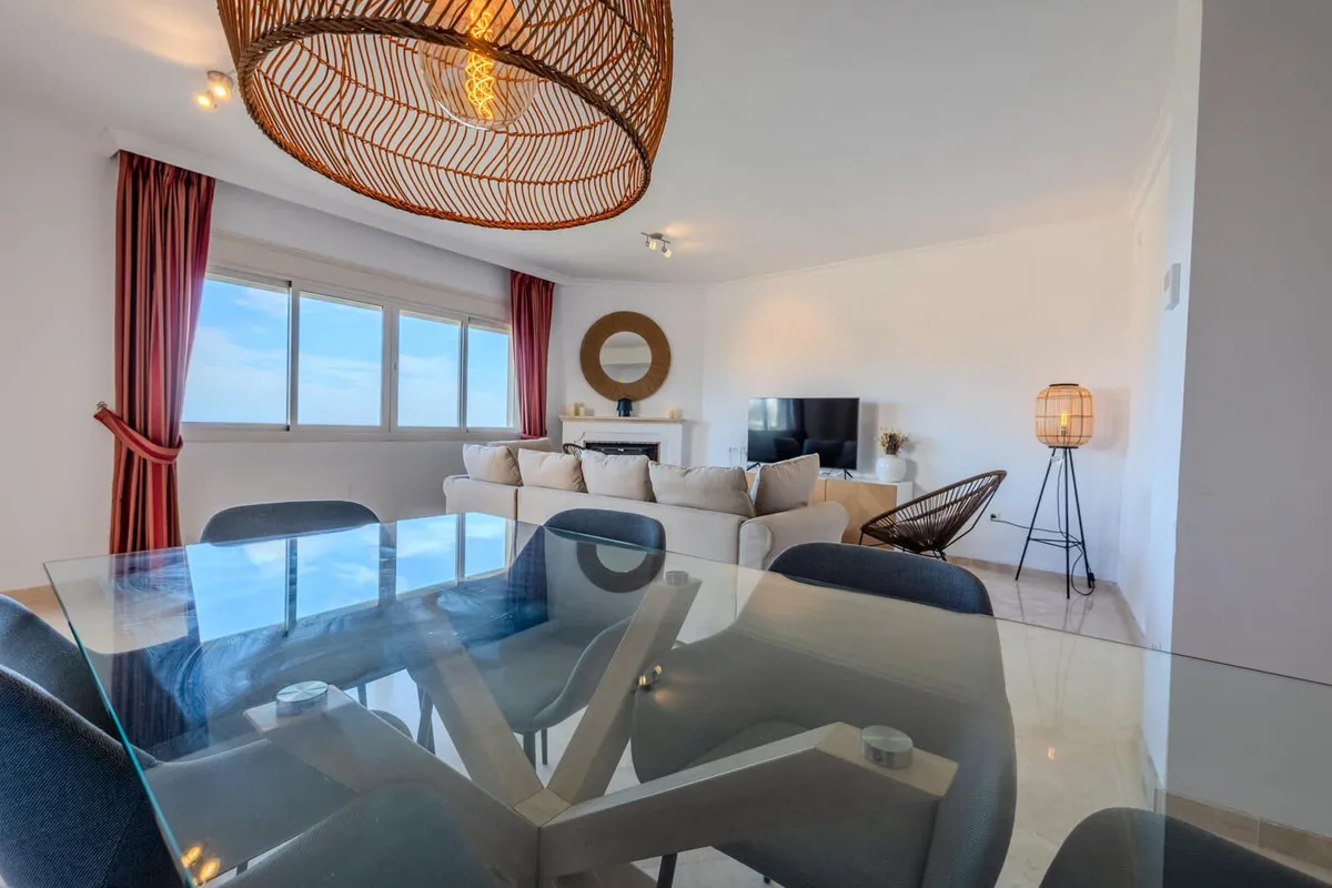 5f19d8d9-d2ab-4736-a151-18aaa41e6dd4