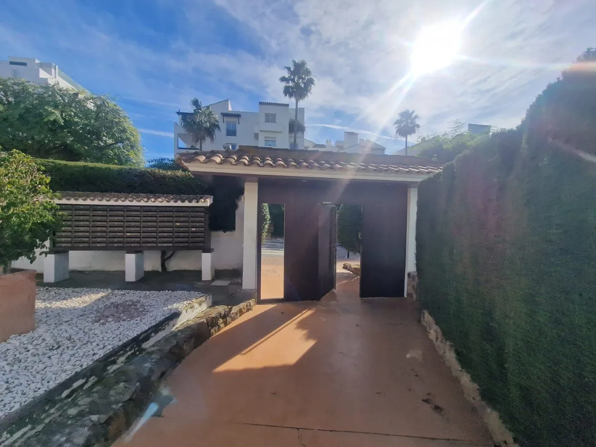 7df49319-dde9-42fa-832a-4901bb9d963b